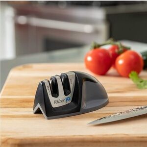 NWT KitchenIQ Compact Knife Sharpener Edge Grip 2 Stage Black Silver Kitchen